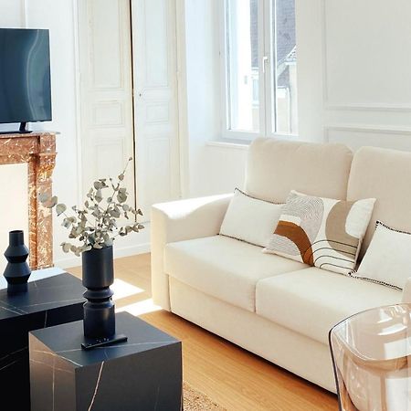 Le Haussmann ⸱ Stationnement Gratuit ⸱ Fibre Apartment Déols Exterior photo